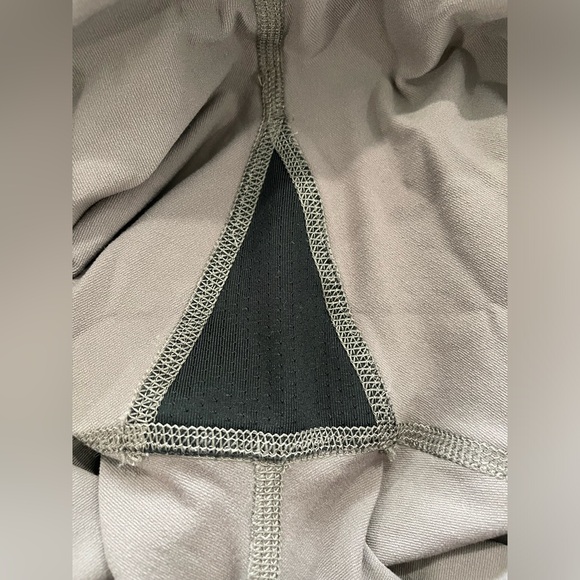 Reebok Workout Leggings. Size Small - Picture 4 of 4